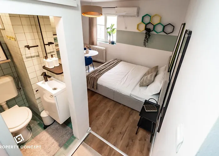 Cozy Living Roof 81 アパート